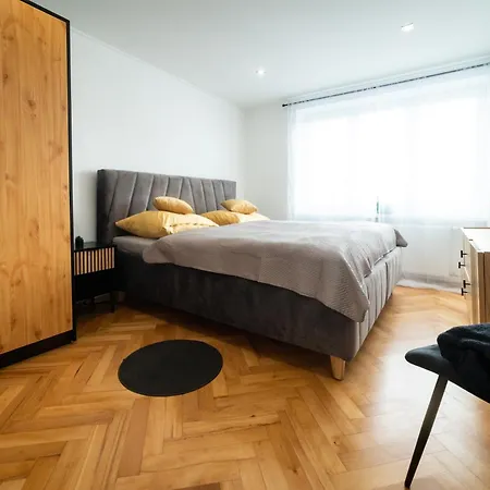 2 Izbovy - Apartament