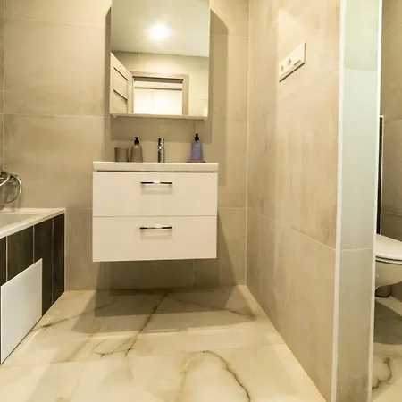 2 Izbovy - * Velky Krtis